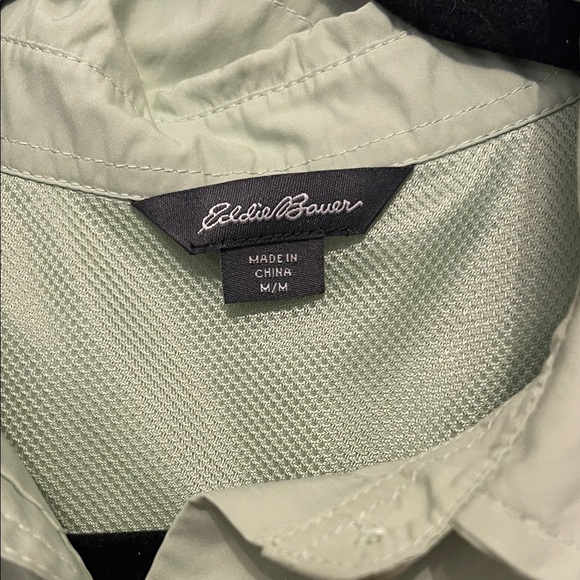 Set of 2 women’s outdoor tops Plaid and Solid Short Sleeve - Picture 3 of 5